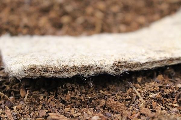 Innovation Biosorb® : un tapis biosorbant à base d’écorces pour piéger les métaux lourds dissous dans les eaux